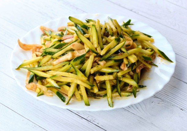 Салат из свиных ушей