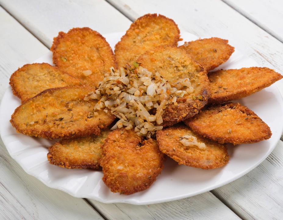 Баклажаны жареные в сухарях