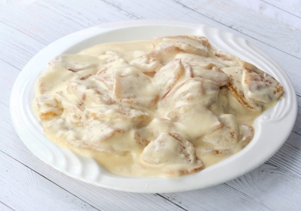 Жареный картофель пластиками в сметане