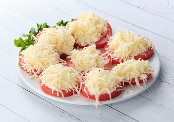 Помидоры под сыром