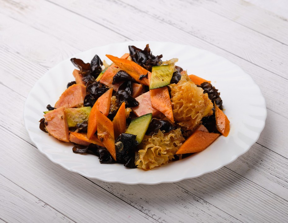 Салат из древесных грибов