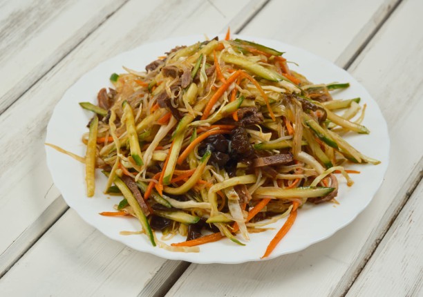 Домашний салат с фунчезой