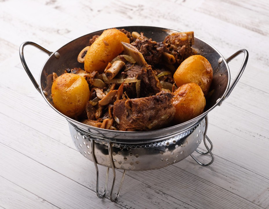 Жареха с мясом и грибами