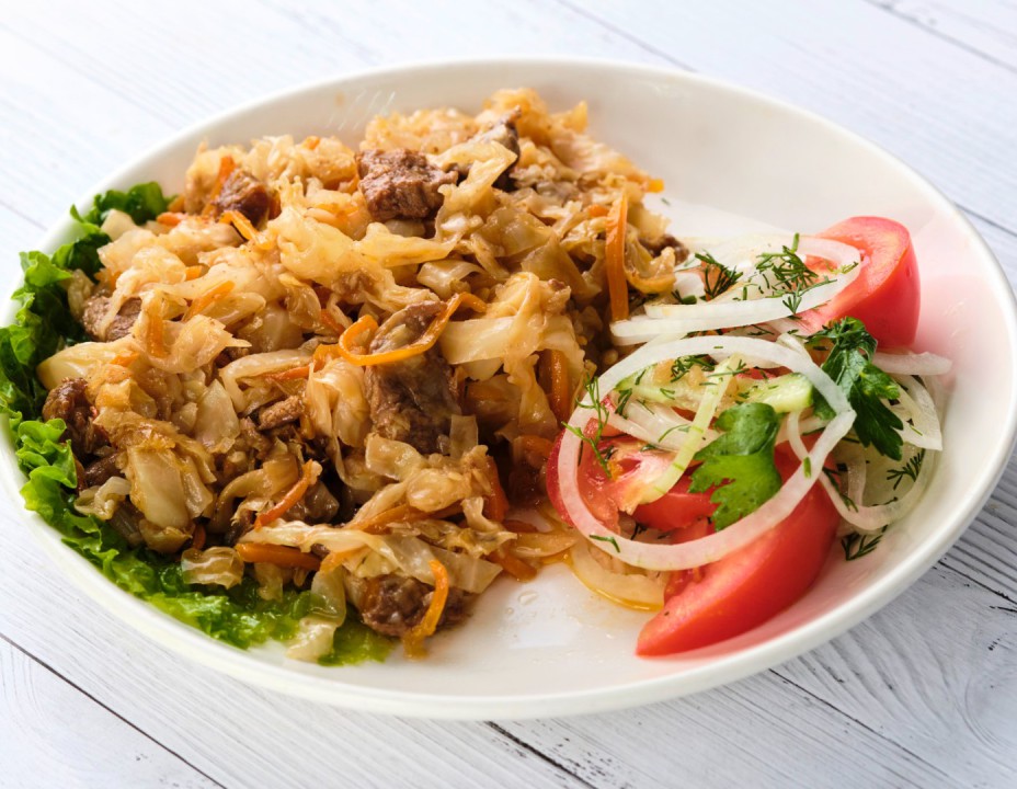 Капуста тушеная с мясом