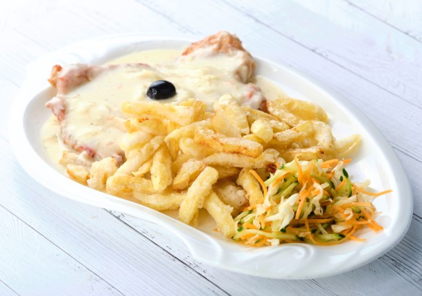 Стейк из свинины в сливочно-сырном соусе