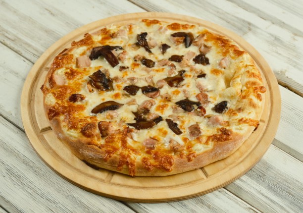 Пицца "С курицей и грибами в сметанно-чесночном соусе"