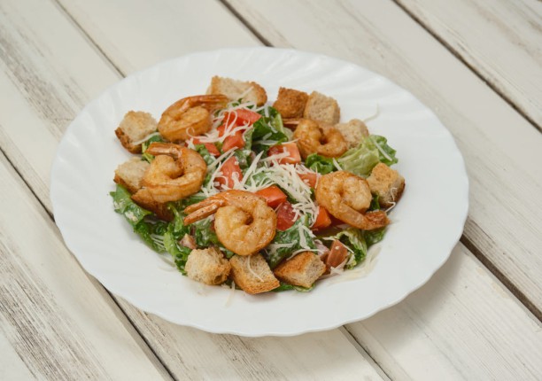 Салат "Цезарь с креветкой"