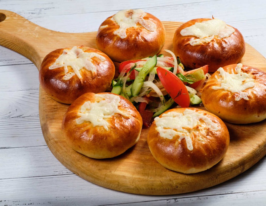 Буузы печеные с мясом и сыром