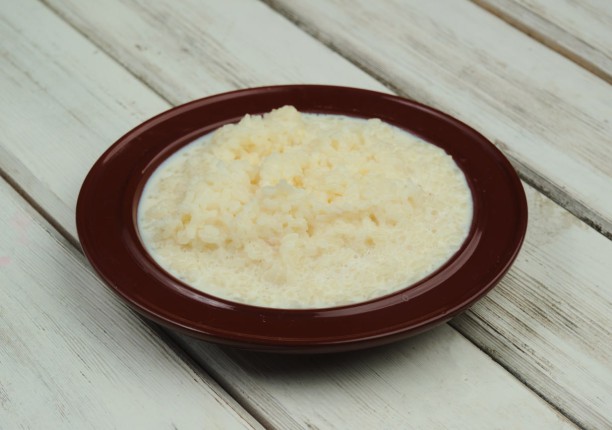 Каша рисовая с молоком и маслом