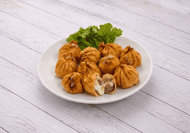 Пельмени жаренные с мясом и сыром